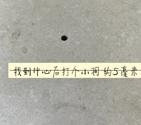 内江瓷砖空鼓维修公司专业解答在瓷砖铺贴过程中，如果砂料搅拌不均匀，将会带来以下问题